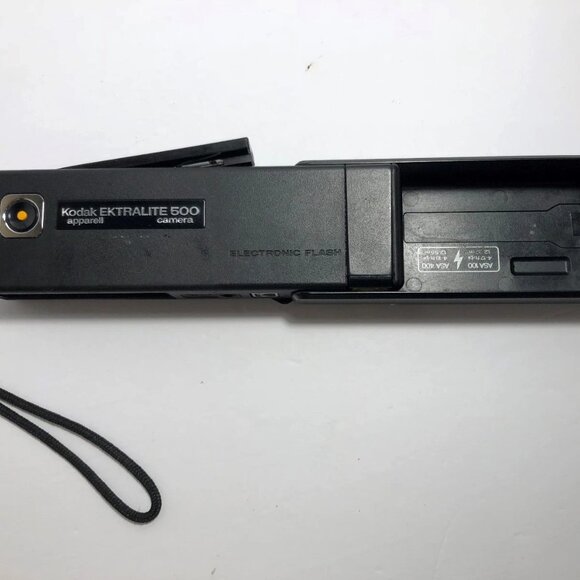 Vintage Camera Kodak 500 Film Point Shoot With Electronic Flash Untested AS IS - Picture 5 of 10